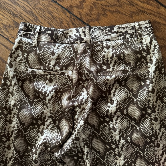 Nili Lotan Adalene Pleated Snake Print Silk Charmeuse Wide Leg Pants size 4 - Picture 6 of 14